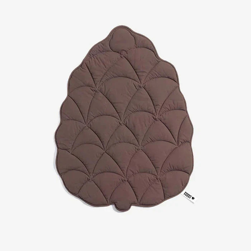 Leaf Shape Dog Blanket – Soft, Durable Pet Mat for Cozy Comfort and All Sizes – Machine Washable