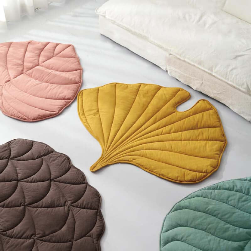 Leaf-Shaped Dog Bed – Soft and Breathable Pet Bed for Indoor and Outdoor Use